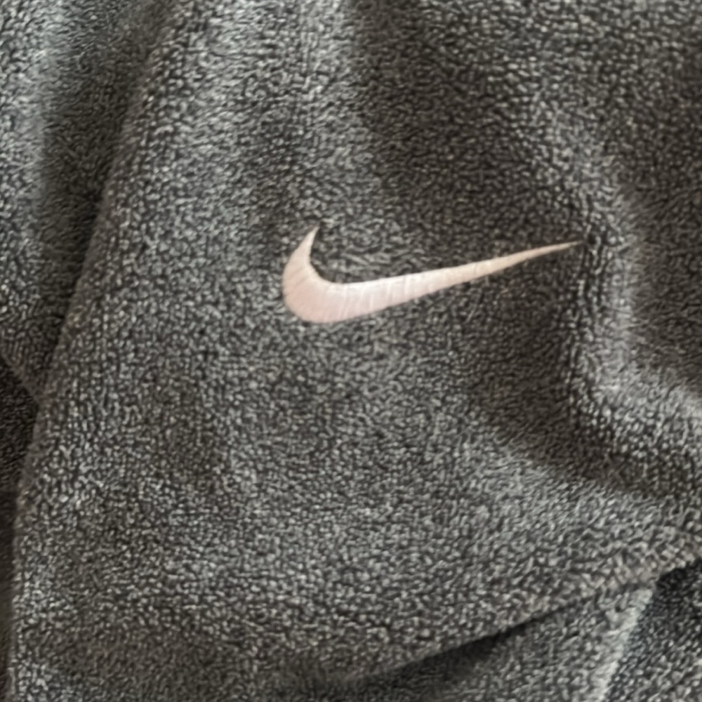 Nike Dri-Fit Pullover - Picture 6 of 7
